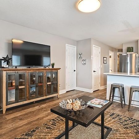 Heart Of Westport 1Br Villa Канзас Сити Екстериор снимка