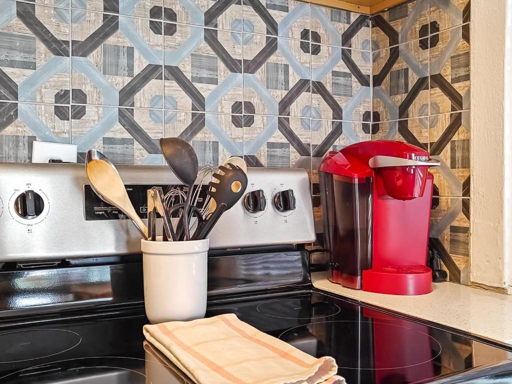 Heart Of Westport 1Br Villa Канзас Сити Екстериор снимка