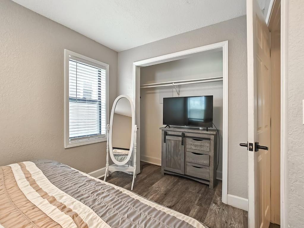 Heart Of Westport 1Br Villa Канзас Сити Екстериор снимка